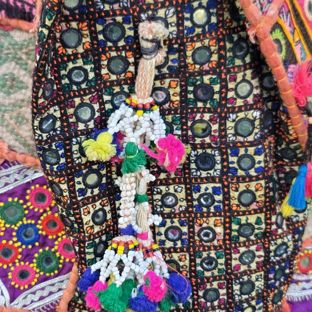 Vtg Handmade Bohemian Patchwork Mirror Work Tassel Embroidered Tote Bag - Picture 2 of 7